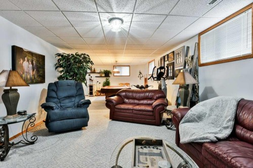 4615 60 Avenue, Taber, AB - Indoor