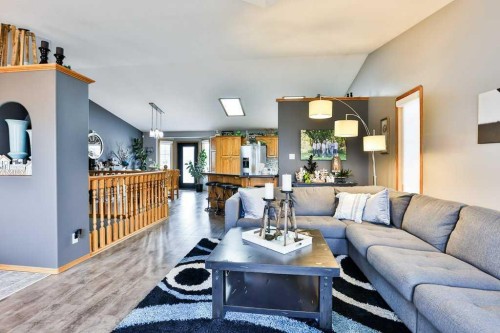 4615 60 Avenue, Taber, AB - Indoor Photo Showing Living Room