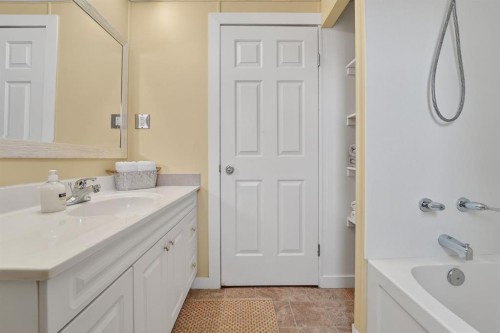 64-2715 Westside Drive West, Lethbridge, AB 