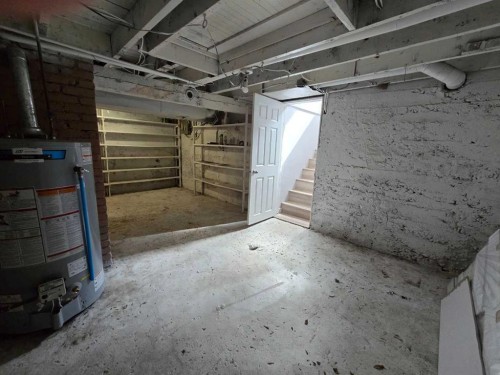 11702 21St Avenue, Blairmore, AB - Indoor Photo Showing Garage