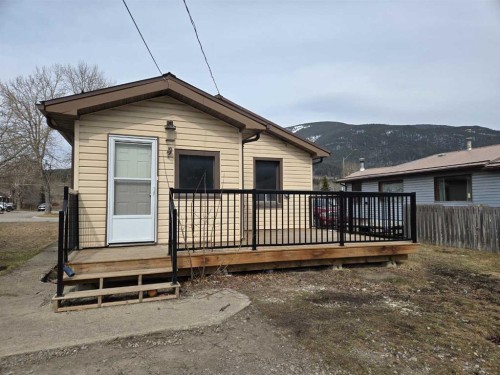 11702 21St Avenue, Blairmore, AB - Outdoor