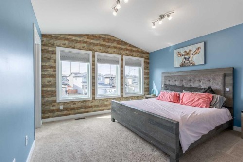 539 Moonlight Lane West, Lethbridge, AB - Indoor Photo Showing Bedroom