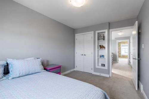 539 Moonlight Lane West, Lethbridge, AB - Indoor Photo Showing Bedroom