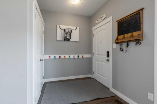 539 Moonlight Lane West, Lethbridge, AB - Indoor Photo Showing Other Room