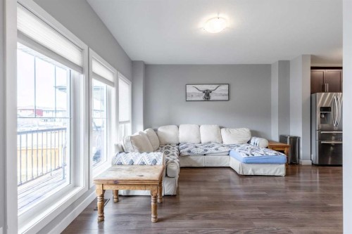 539 Moonlight Lane West, Lethbridge, AB - Indoor Photo Showing Other Room