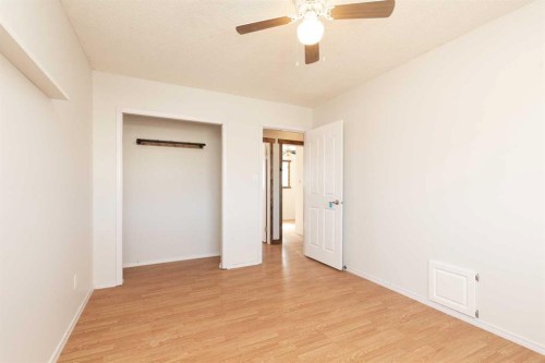 217 50 Avenue, Coalhurst, AB - Indoor Photo Showing Other Room