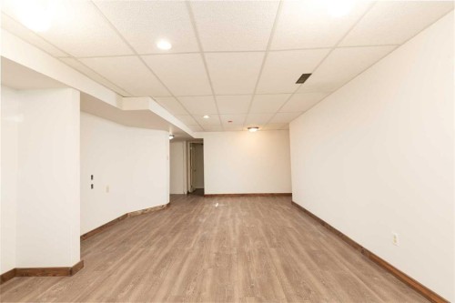 217 50 Avenue, Coalhurst, AB - Indoor Photo Showing Other Room