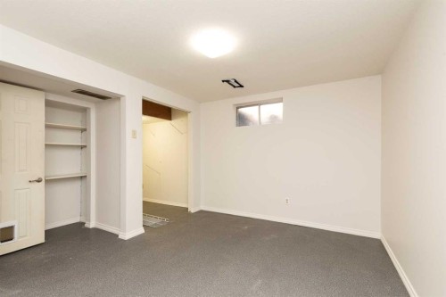 217 50 Avenue, Coalhurst, AB - Indoor Photo Showing Other Room