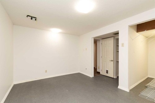 217 50 Avenue, Coalhurst, AB - Indoor Photo Showing Other Room