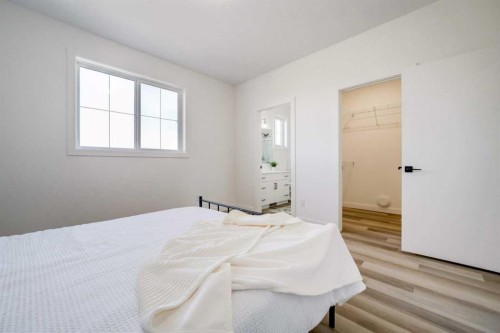 393 Rivergrove Chase West, Lethbridge, AB - Indoor Photo Showing Bedroom