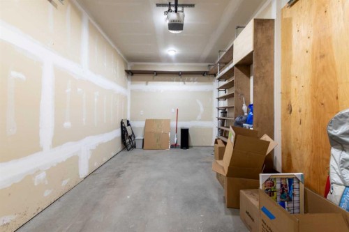 5-418 Highlands Boulevard West, Lethbridge, AB - Indoor