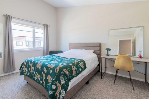 5-418 Highlands Boulevard West, Lethbridge, AB - Indoor Photo Showing Bedroom