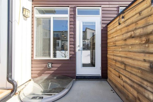 5-418 Highlands Boulevard West, Lethbridge, AB - Outdoor With Exterior