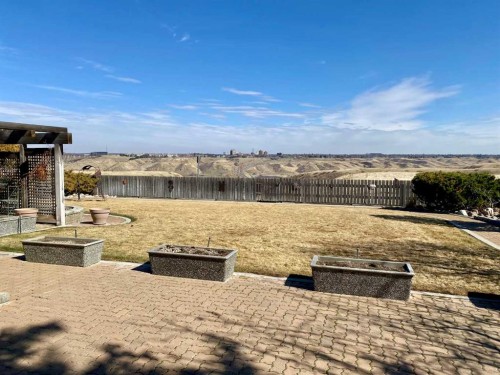 61 Ridgewood Crescent West, Lethbridge, AB - Outdoor