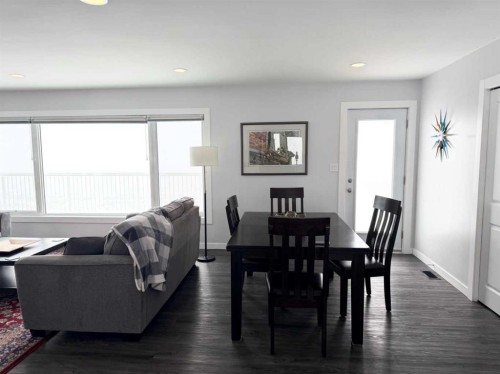 8142 26 Avenue, Coleman, AB - Indoor Photo Showing Other Room