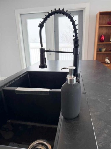 8142 26 Avenue, Coleman, AB - Indoor Photo Showing Kitchen