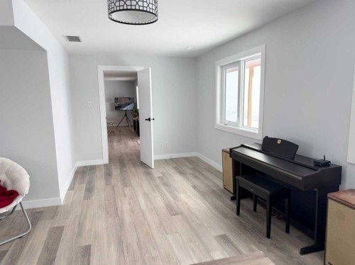 8142 26 Avenue, Coleman, AB - Indoor Photo Showing Other Room