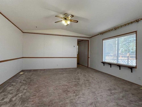 230 4 Street, Stirling, AB - Indoor Photo Showing Other Room