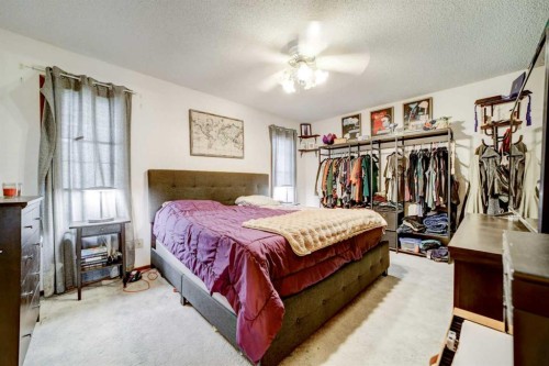 131 Beaverbrook Road North, Lethbridge, AB - Indoor Photo Showing Bedroom