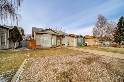 131 Beaverbrook Road North, Lethbridge, AB - Outdoor