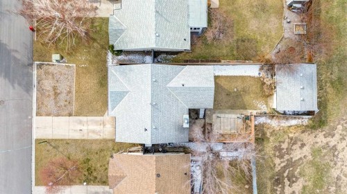 131 Beaverbrook Road North, Lethbridge, AB - Outdoor