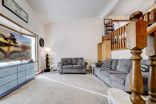 131 Beaverbrook Road North, Lethbridge, AB - Indoor