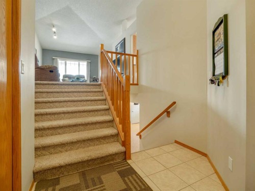 108 Riverdale Terrace West, Lethbridge, AB - Indoor Photo Showing Other Room