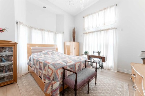4330 4 Avenue South, Fairview (Hamlet), AB - Indoor Photo Showing Bedroom