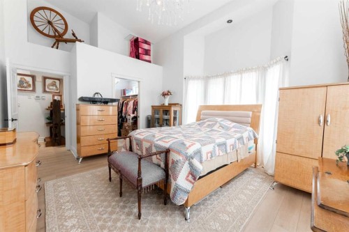 4330 4 Avenue South, Fairview (Hamlet), AB - Indoor Photo Showing Bedroom