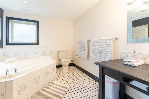 4330 4 Avenue South, Fairview (Hamlet), AB - Indoor Photo Showing Bathroom