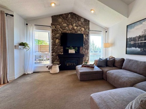 2 Riverbrook Close West, Lethbridge, AB 