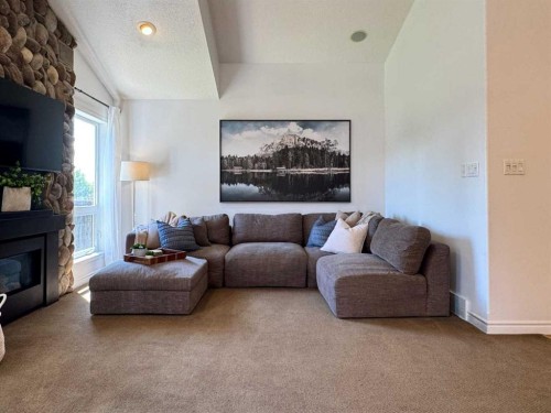 2 Riverbrook Close West, Lethbridge, AB 