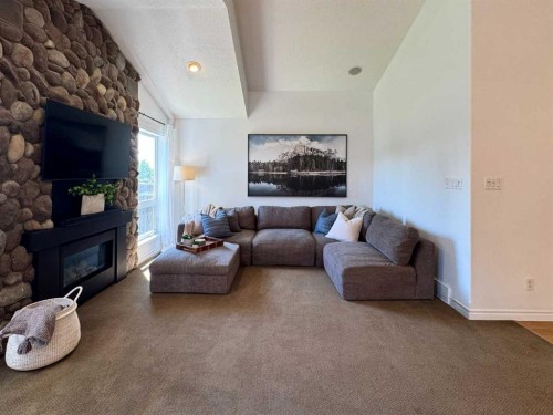 2 Riverbrook Close West, Lethbridge, AB 