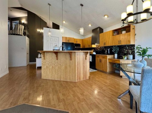 2 Riverbrook Close West, Lethbridge, AB 