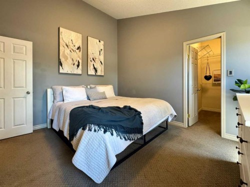 2 Riverbrook Close West, Lethbridge, AB 
