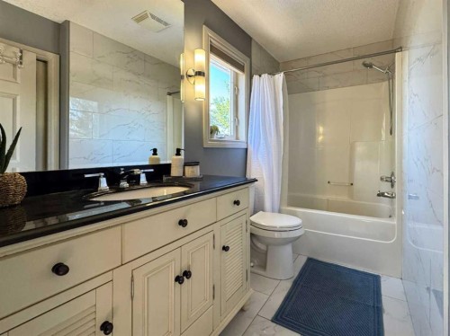 2 Riverbrook Close West, Lethbridge, AB 