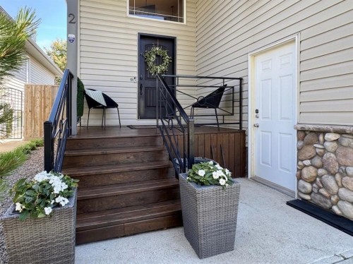 2 Riverbrook Close West, Lethbridge, AB 