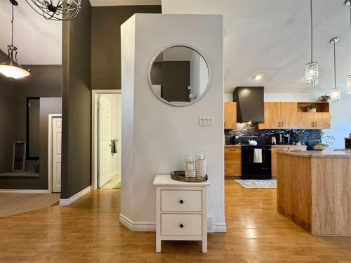 2 Riverbrook Close West, Lethbridge, AB 