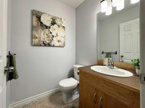 2 Riverbrook Close West, Lethbridge, AB 