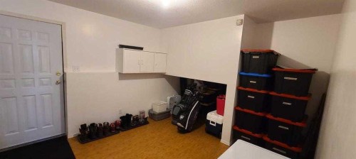 337 Ojibwa Place West, Lethbridge, AB - Indoor Photo Showing Other Room