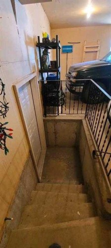 337 Ojibwa Place West, Lethbridge, AB - Indoor Photo Showing Other Room