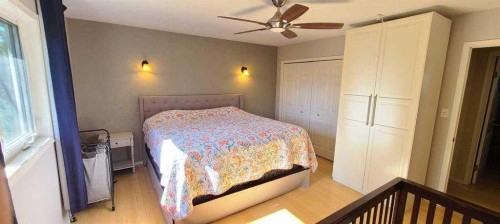 337 Ojibwa Place West, Lethbridge, AB - Indoor Photo Showing Bedroom