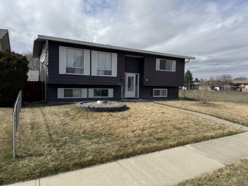 2510 18 Street NORTH Lethbridge, AB T1H 4M8