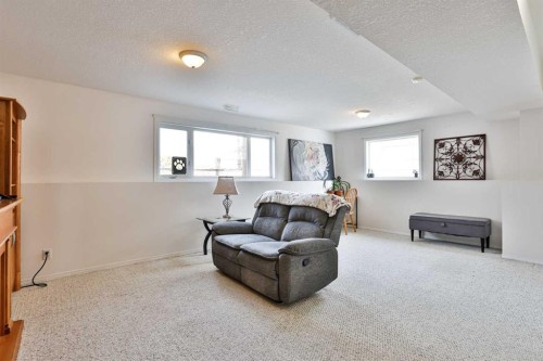 289 Cougar Way North, Lethbridge, AB - Indoor Photo Showing Other Room