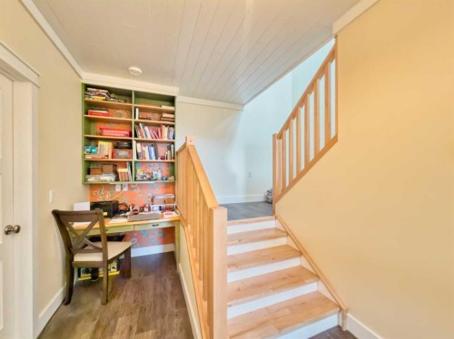 42015 Rr280, Hill Spring, AB - Indoor Photo Showing Other Room