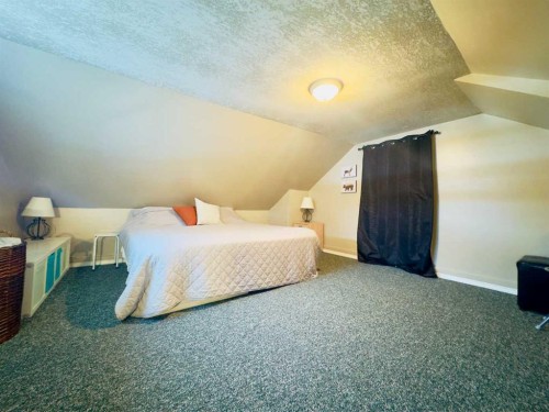 20970 7 Avenue, Bellevue, AB - Indoor Photo Showing Bedroom