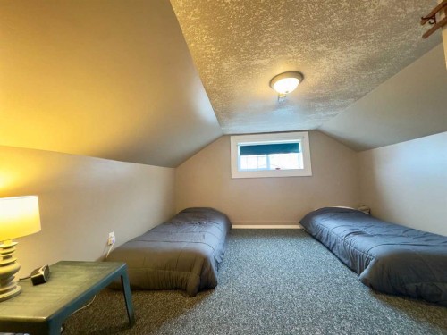 20970 7 Avenue, Bellevue, AB - Indoor Photo Showing Bedroom