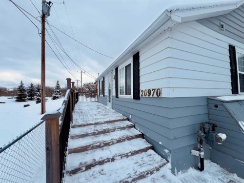 20970 7 Avenue, Bellevue, AB - Outdoor