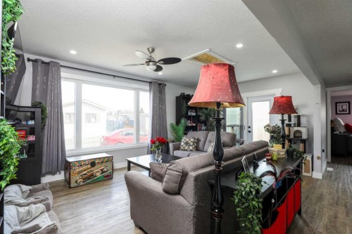 31-1410 43 Street South, Lethbridge, AB 