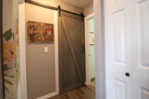 8-1739 St Edward Boulevard North, Lethbridge, AB - Indoor Photo Showing Other Room